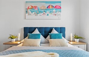 2 quartos, ferros/tábuas de passar roupa, berço de viagem