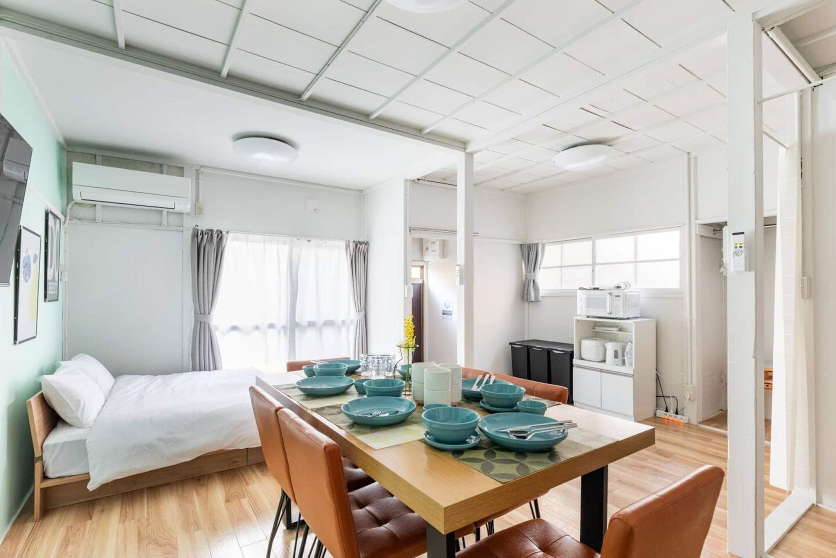 Basic Apartment | Living area | TV