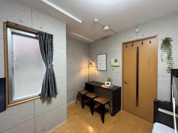 Basic Apartment | 1 bedroom, iron/ironing board, free WiFi
