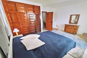 3 bedrooms, free WiFi, bed sheets - Capistrano Village (Nerja)