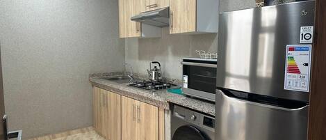 Fridge, oven, coffee/tea maker