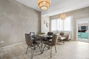 Dining - Artsy Flat | Trendy Unit in the heart of Santurce (San Juan)