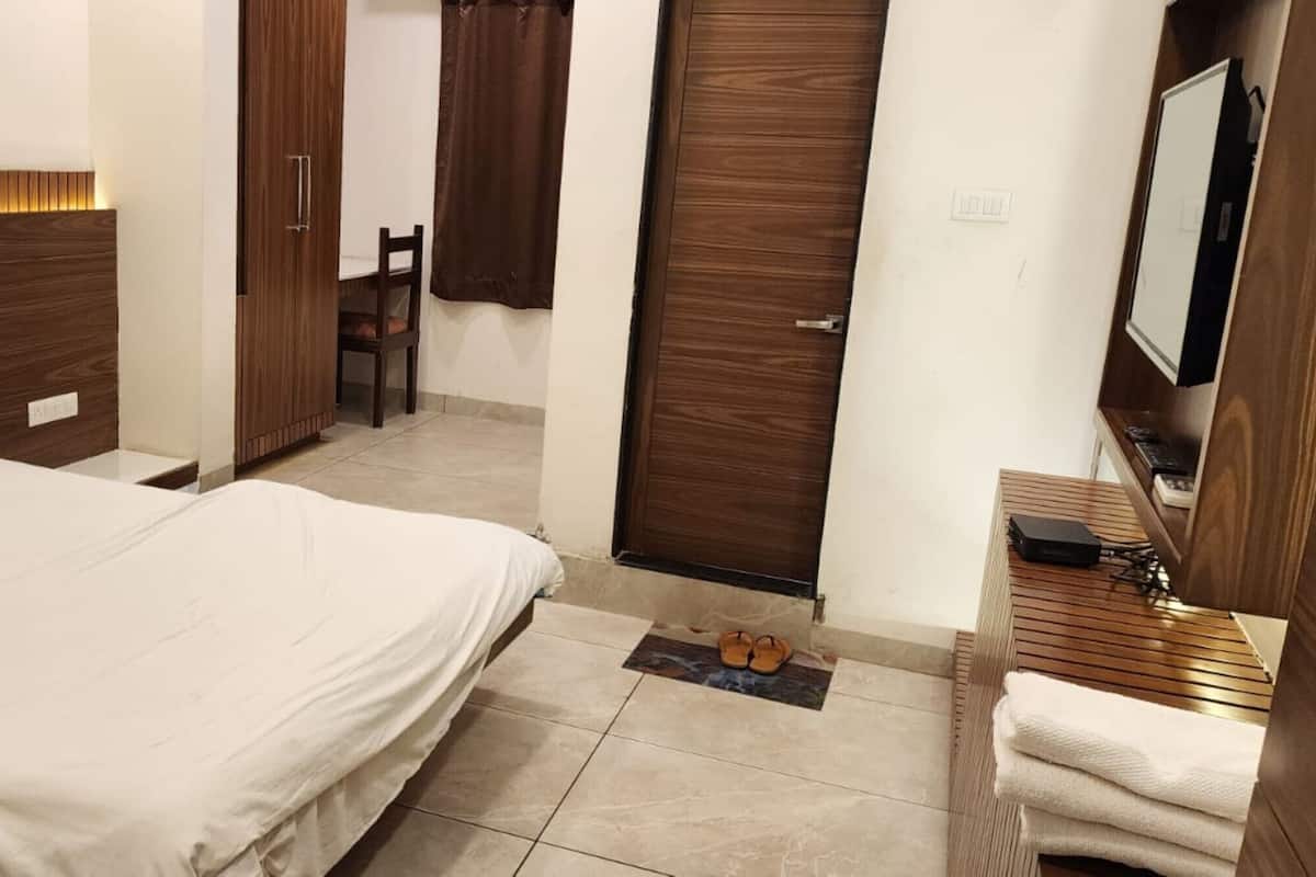 Deluxe Room | Free WiFi, bed sheets
