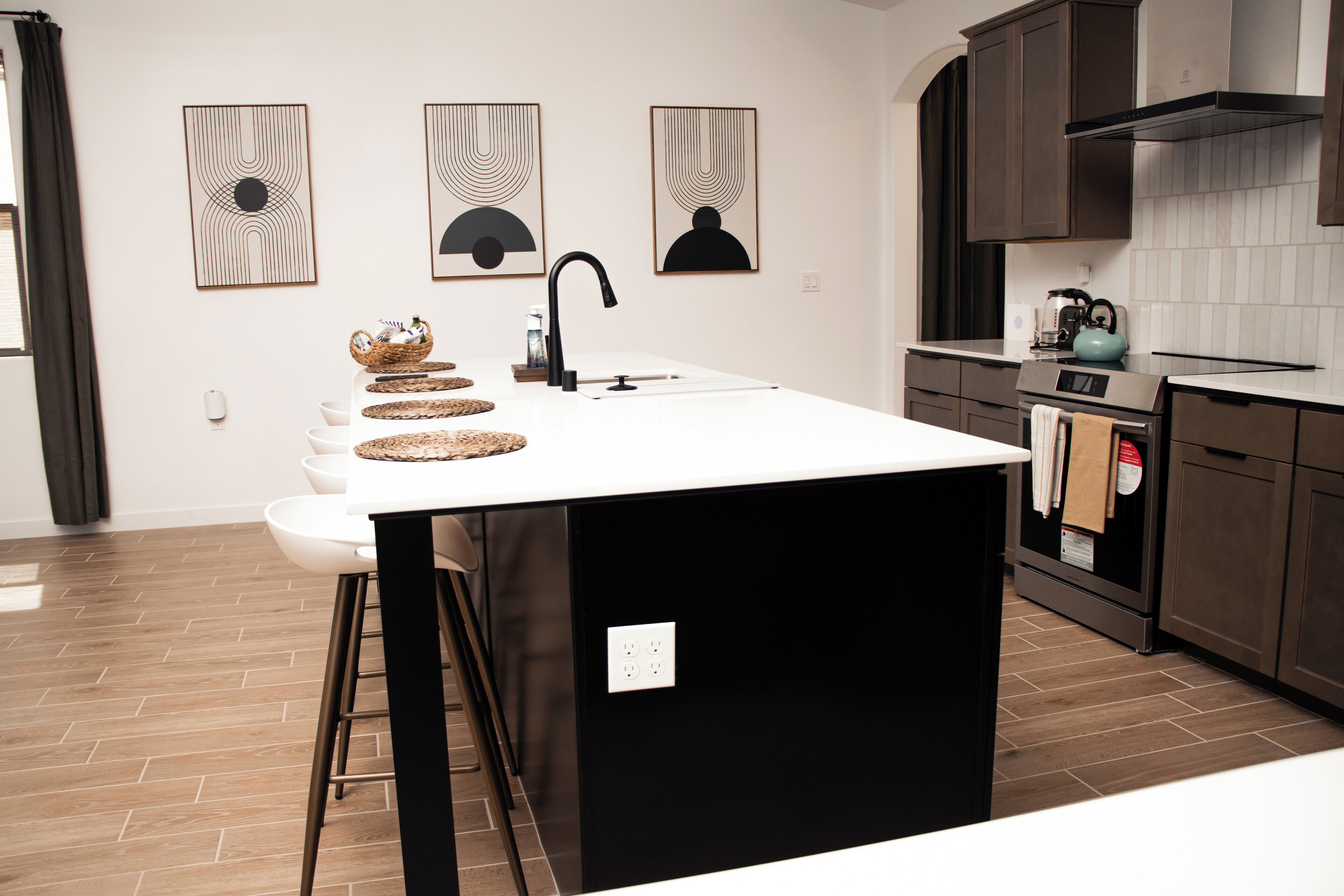 Batterie de cuisine, vaisselle et ustensiles