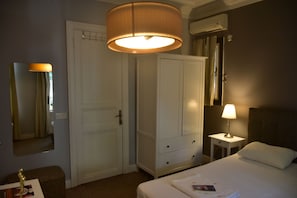 Appartement Premium, balcon | 1 chambre, literie de qualité supérieure, couette en duvet d'oie