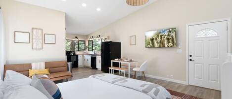 1 bedroom, iron/ironing board, travel cot, free WiFi