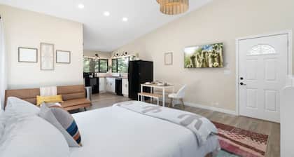 Charming Sedona ~ Casita w/ Stunning Views