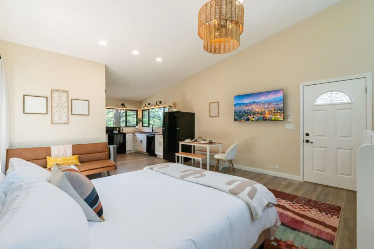 1 bedroom, iron/ironing board, travel cot, free WiFi