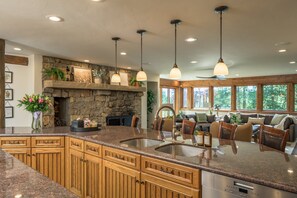 Interior - 🏔️ Four Sisters Mountain Haven: Luxury, Hot Tub, Near Ski Lift & Village, $0 Cleaning & Pet Fee (Keystone)