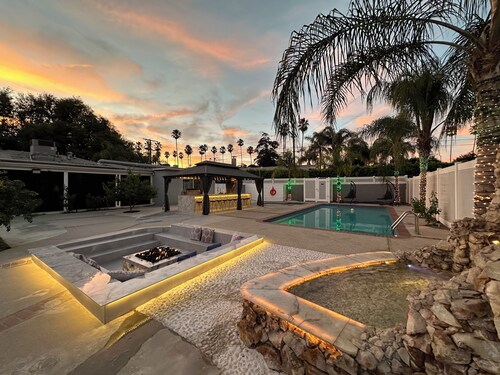 🏝️ Tropical Luxury Oasis 🏝️