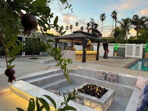 Terrace/patio - 🏝️ Tropical Luxury Oasis 🏝️ (Los Angeles)