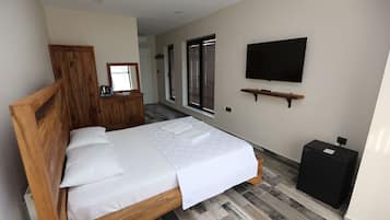 Family Double Room | Egyptian cotton sheets, premium bedding, free WiFi, bed sheets