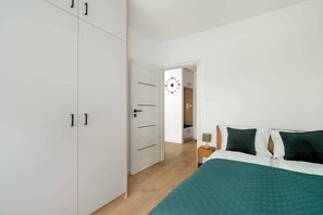 1 bedroom, iron/ironing board, WiFi, bed sheets