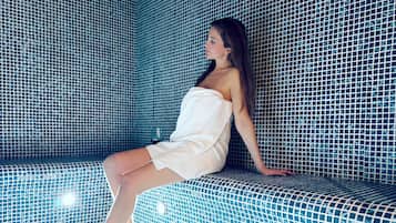 Un sauna, una bañera de hidromasaje, baño turco, masajes