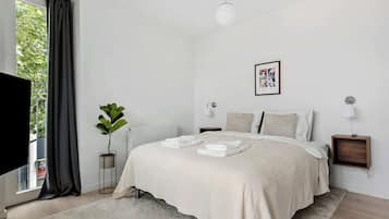 2 Schlafzimmer, Schreibtisch, Bügeleisen/Bügelbrett, WLAN