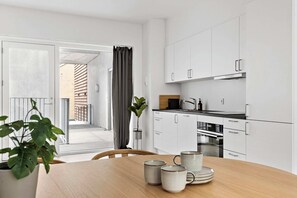 Réfrigérateur, four, plaque de cuisson, lave-vaisselle