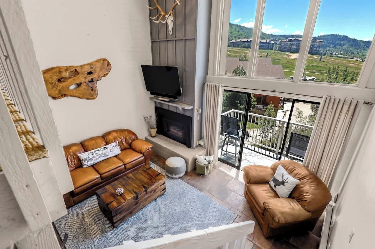Fernseher, Kamin, Arbeitsbereiche