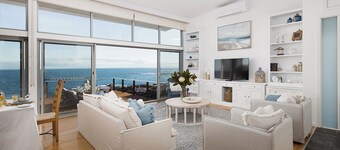 Oceans Edge Retreat - Expansive Oceanfront Vista Steps To The Beach