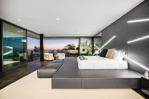 5 bedrooms, desk, iron/ironing board, WiFi