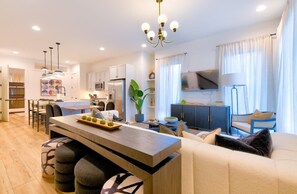 テレビ、書斎 / ワークスペース