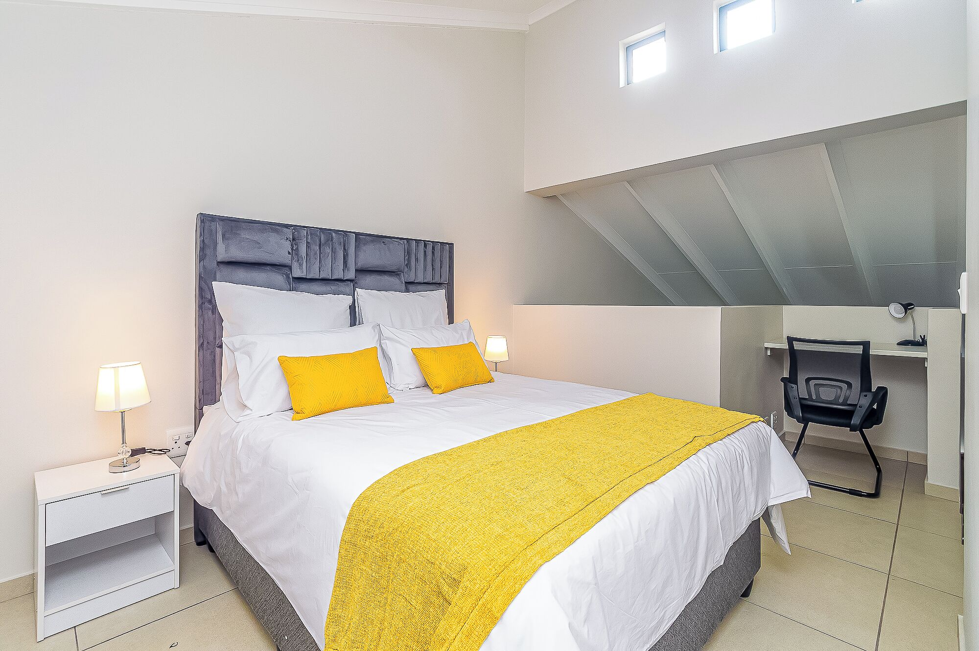 2 bedrooms, in-room safe, desk, iron/ironing board