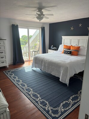 2 bedrooms, iron/ironing board, WiFi