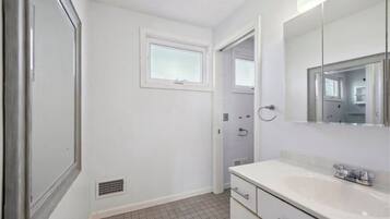 Jetted tub
