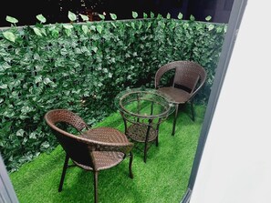 المنطقة المحيطة بالمنشأة