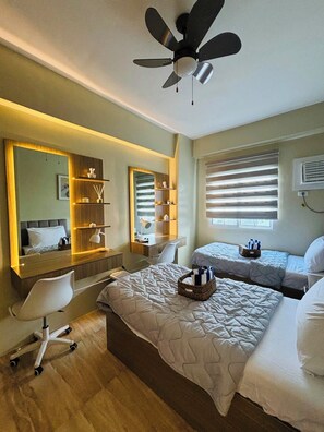 1 camera, una cassaforte in camera, una scrivania, ferro/asse da stiro