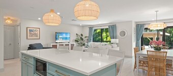 Ground Floor Luxury - Your choice of 2 Bikes or Kayak Rental - Steps to Beach