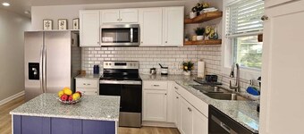 Charming 3-bedroom house in welcoming Hollywood/Meggett, SC.