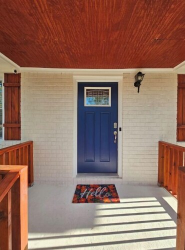 Charming 3-bedroom house in welcoming Hollywood/Meggett, SC.