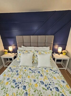 3 bedrooms, desk, iron/ironing board, travel crib
