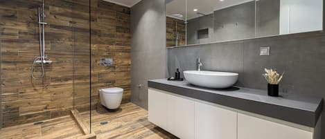 Comfort House | Bathroom | Towels