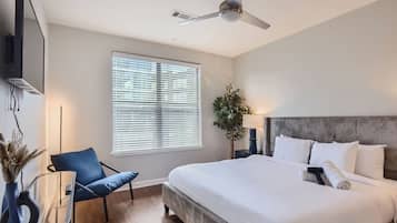 2 bedrooms, desk, iron/ironing board, WiFi