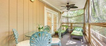 Fernandina Beach Condo w/ Pool + Path to Beach!