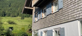 Charming vacation home in Oberstdorf-Reichenbach /Allgäu 4 bedrooms, 2 bathrooms