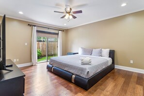 4 bedrooms, WiFi, bed sheets