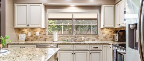 Fridge, cookware/dishes/utensils