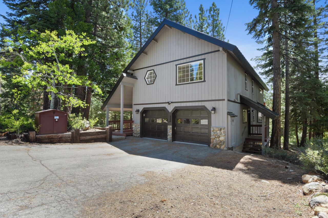 Brockway Manor – Secluded 3 BDR in Tahoe Vista, Minutes from All Season Fun!