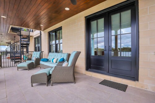 Incredible Riverfront Views w/ Patio Overlooking River by Lucky Savannah