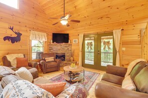 House (3 Bedrooms) | Interior - Secluded Cabin: Hot Tub & 10 Mi to Blue Ridge (Epworth)