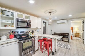 Apartment (1 Bedroom) | Interior - Modern Weaverville Apartment - Walk to Downtown! (Weaverville)