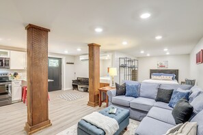 Apartment (1 Bedroom) | Interior - Modern Weaverville Apartment - Walk to Downtown! (Weaverville)