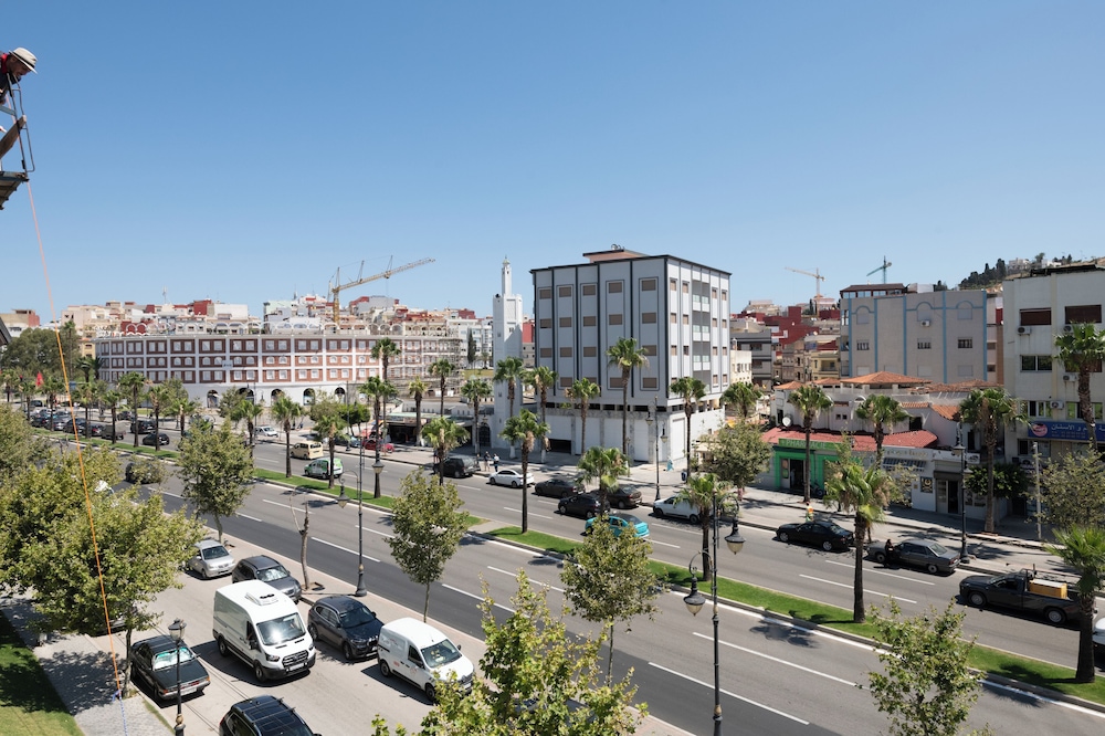 El Toro Hôtel by Expert Book image