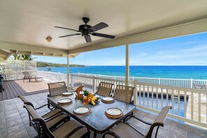 Outdoor dining - Hale Lani:Direct Oceanfront Massive Pool, Gated, Remodeled Beauty (KAILUA KONA)