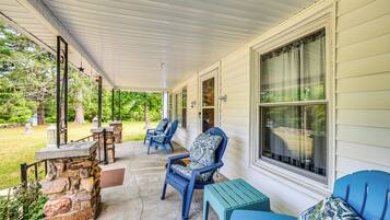 House (2 Bedrooms) | Interior