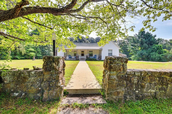 House (2 Bedrooms) | Front of property
