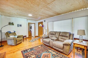 House (2 Bedrooms) | Interior