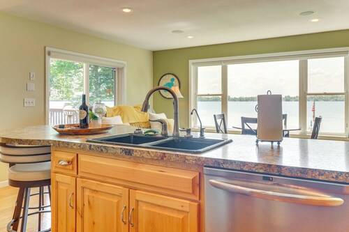 Lakeside Alexandria Retreat w/ Deck + Boat Dock!